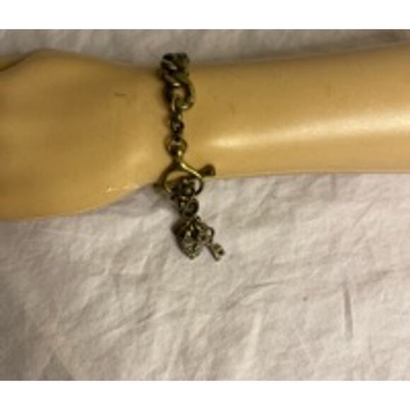 Vintage Y2K Fossil Brass Tone Toggle Charm Bracelet with Lock & Key - Picture 2 of 8